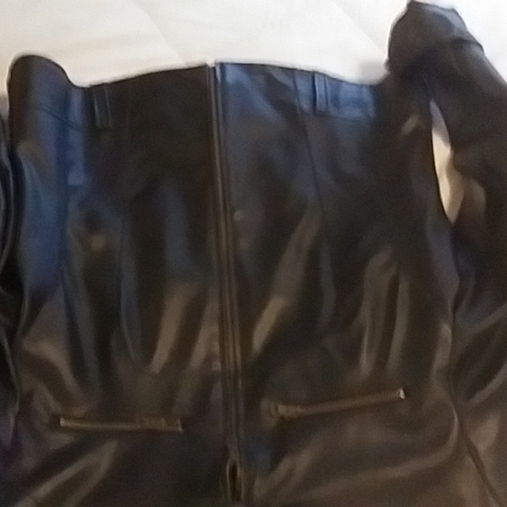 Leather jacket - Picture 3 of 4